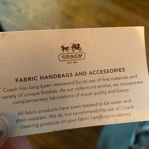 Coach Crossbody-like new excellent condition - Picture 8 of 11